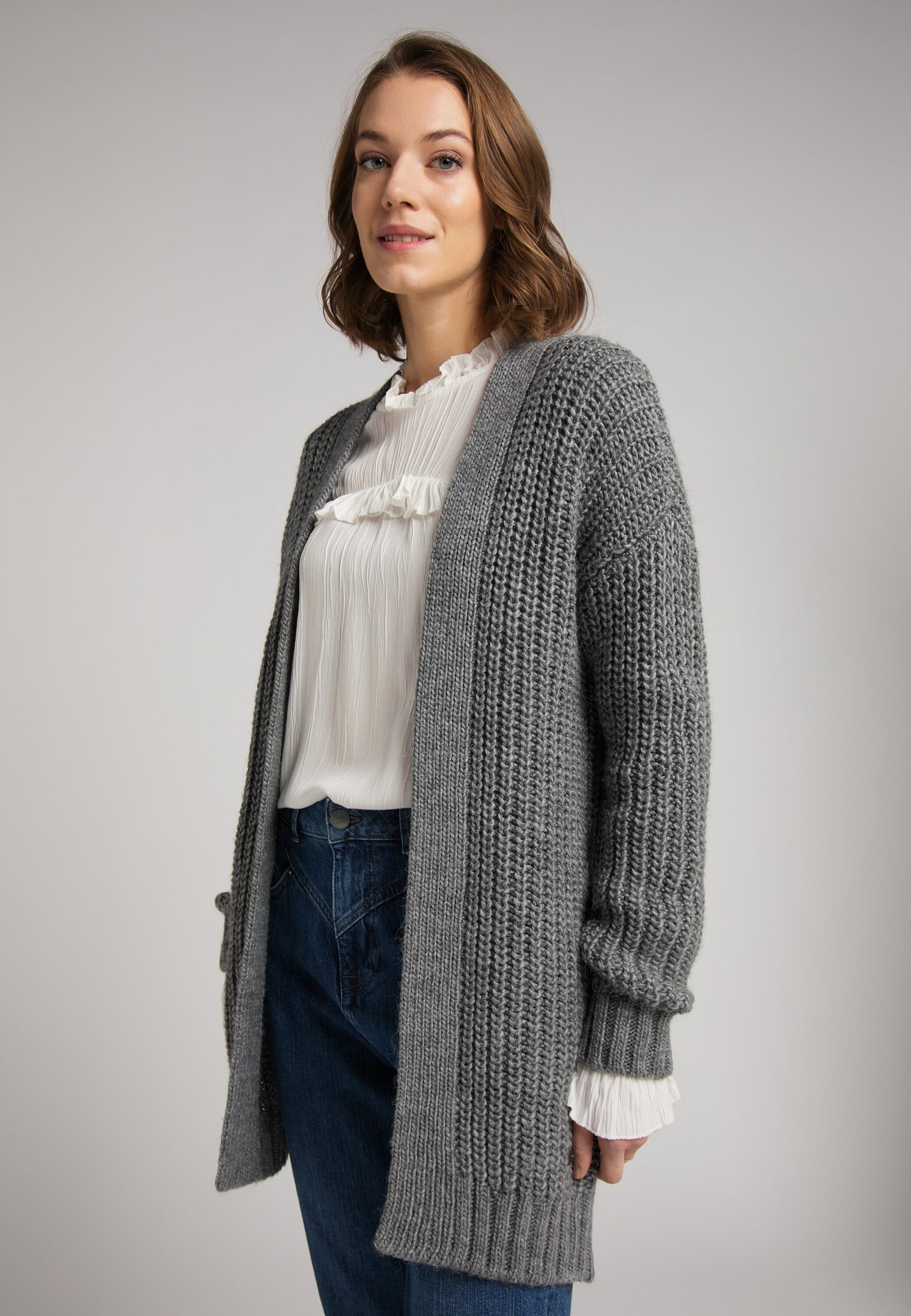 strickjacke-grau-252wra-1.jpg
